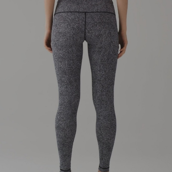 Lululemon Wunder Under Pant III, Line Up White Black, Size 4 - Picture 2 of 12